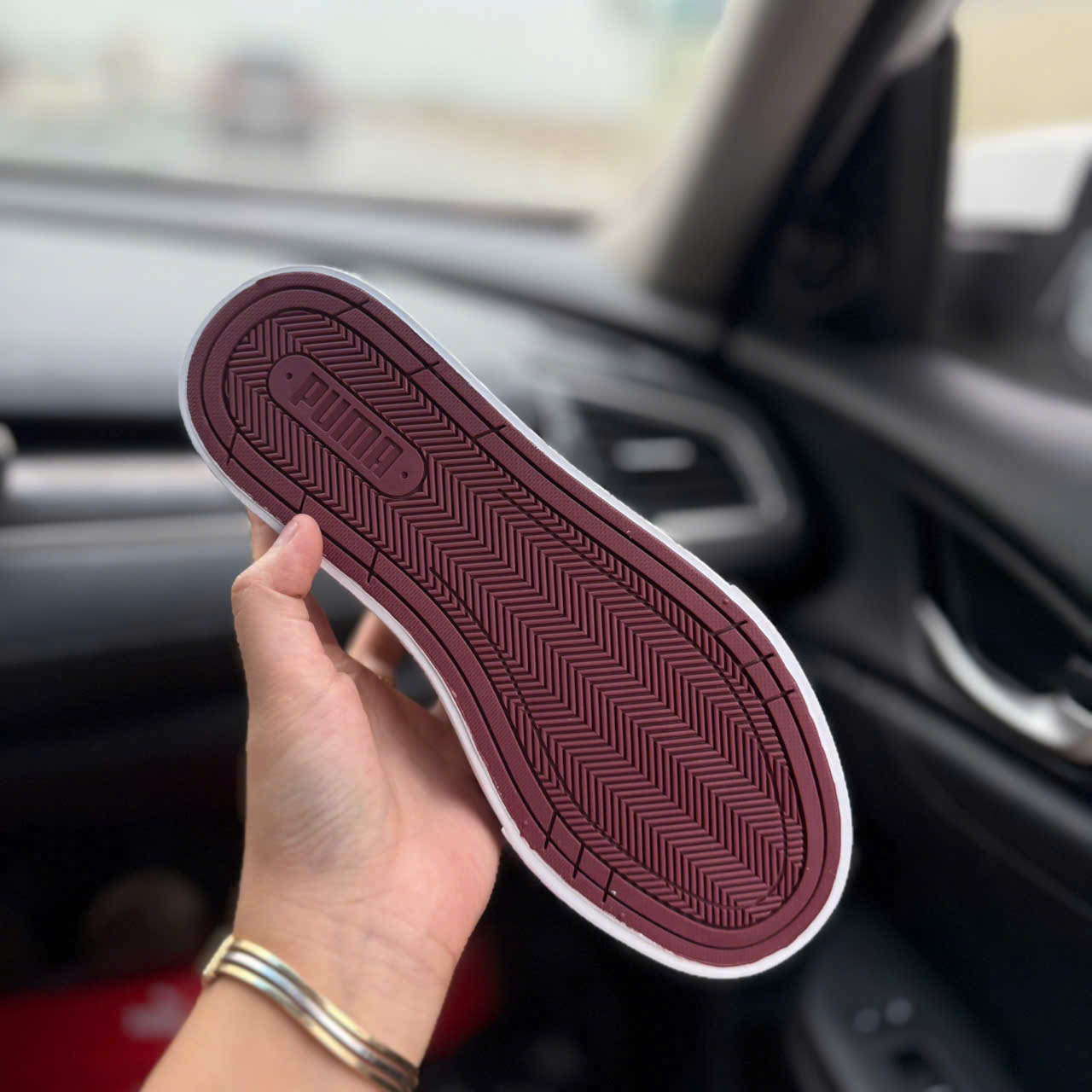 puma court kem đỏ