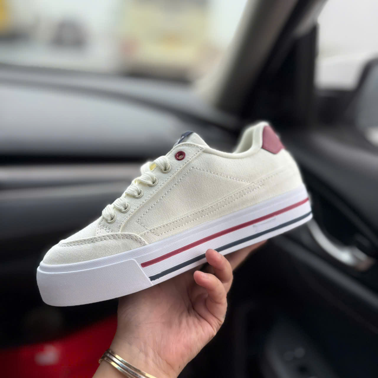 puma court kem đỏ