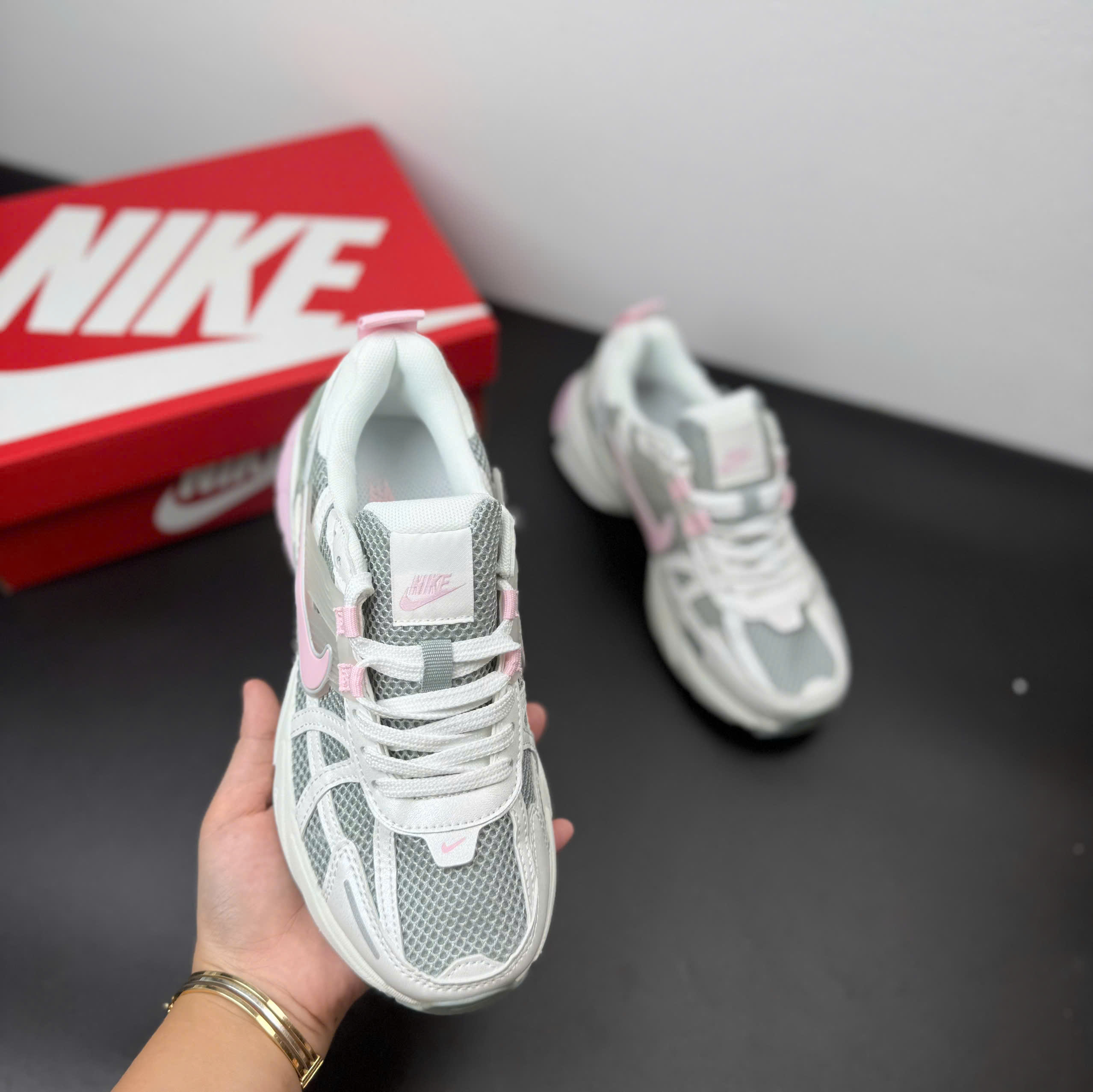 nike v2k xám hồng