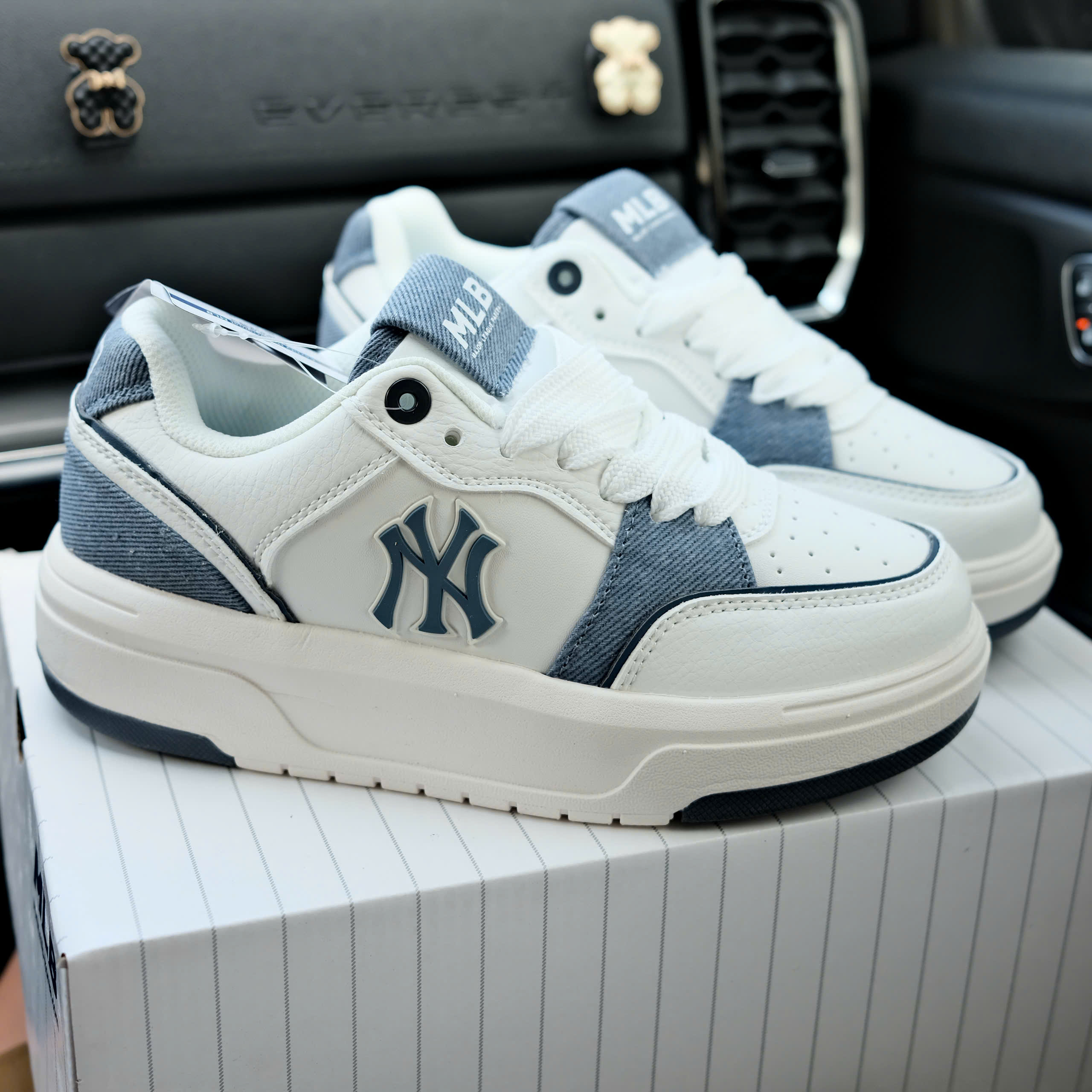 mlb 2025 trắng xanh