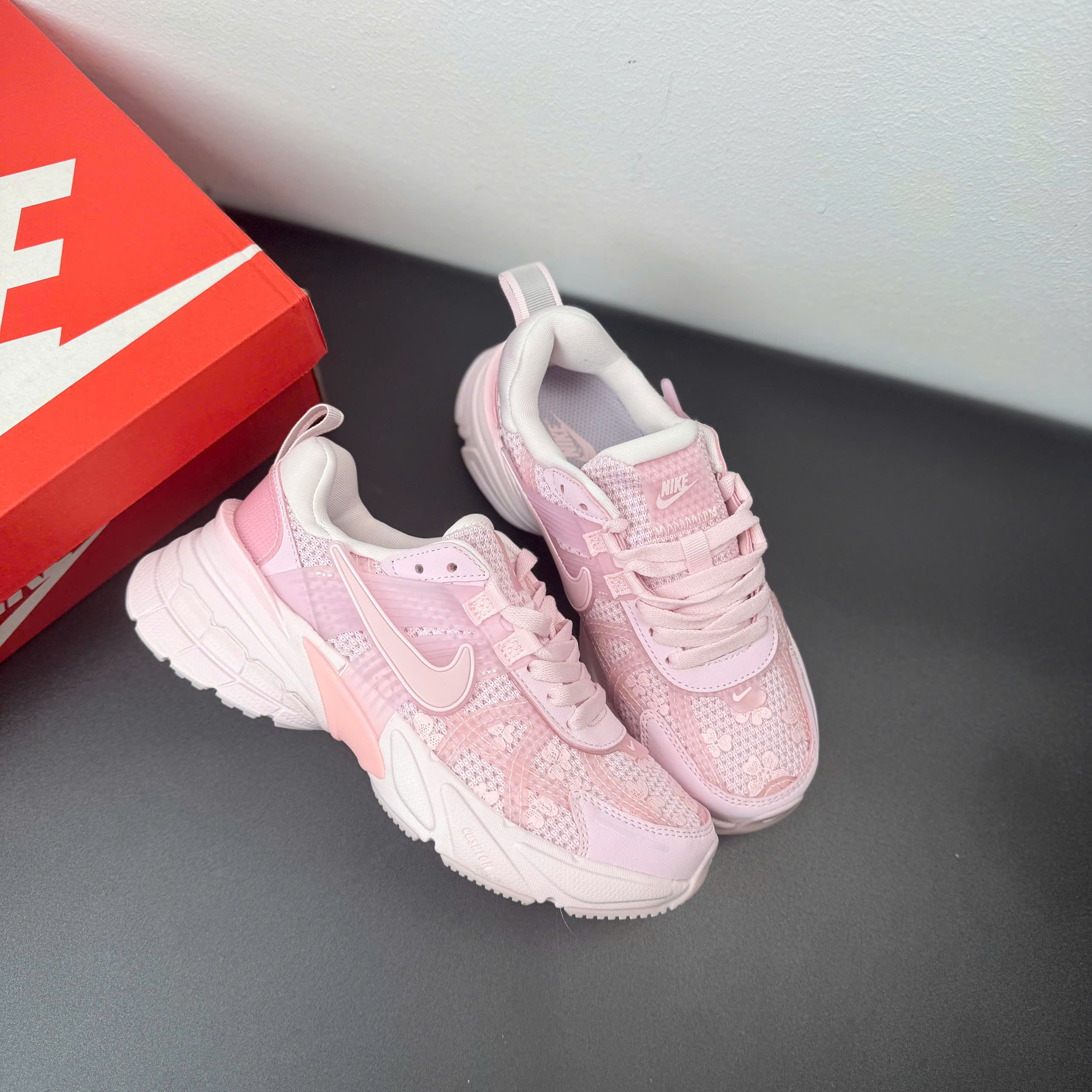 nike v2k hồng baby