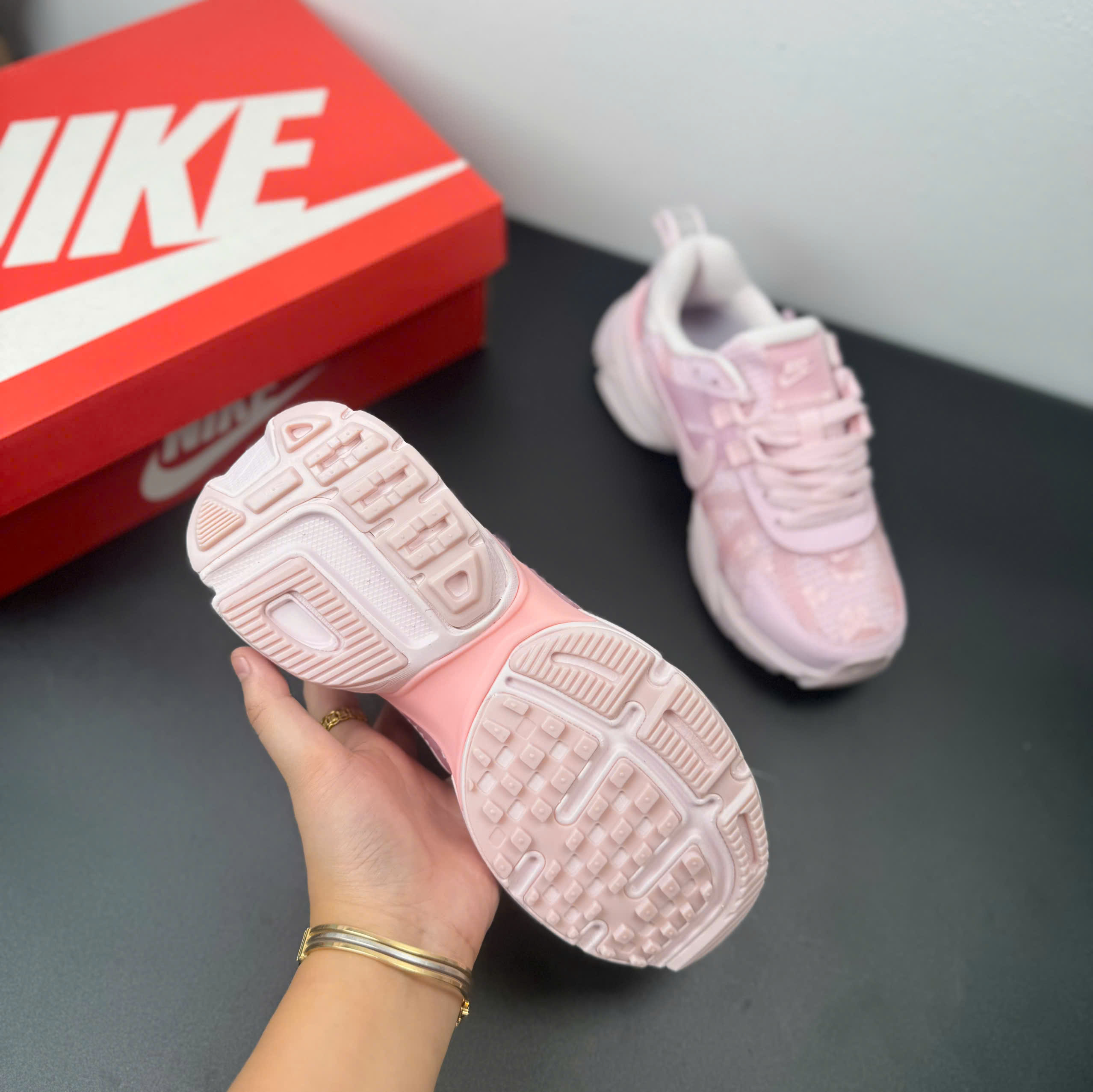 nike v2k hồng baby