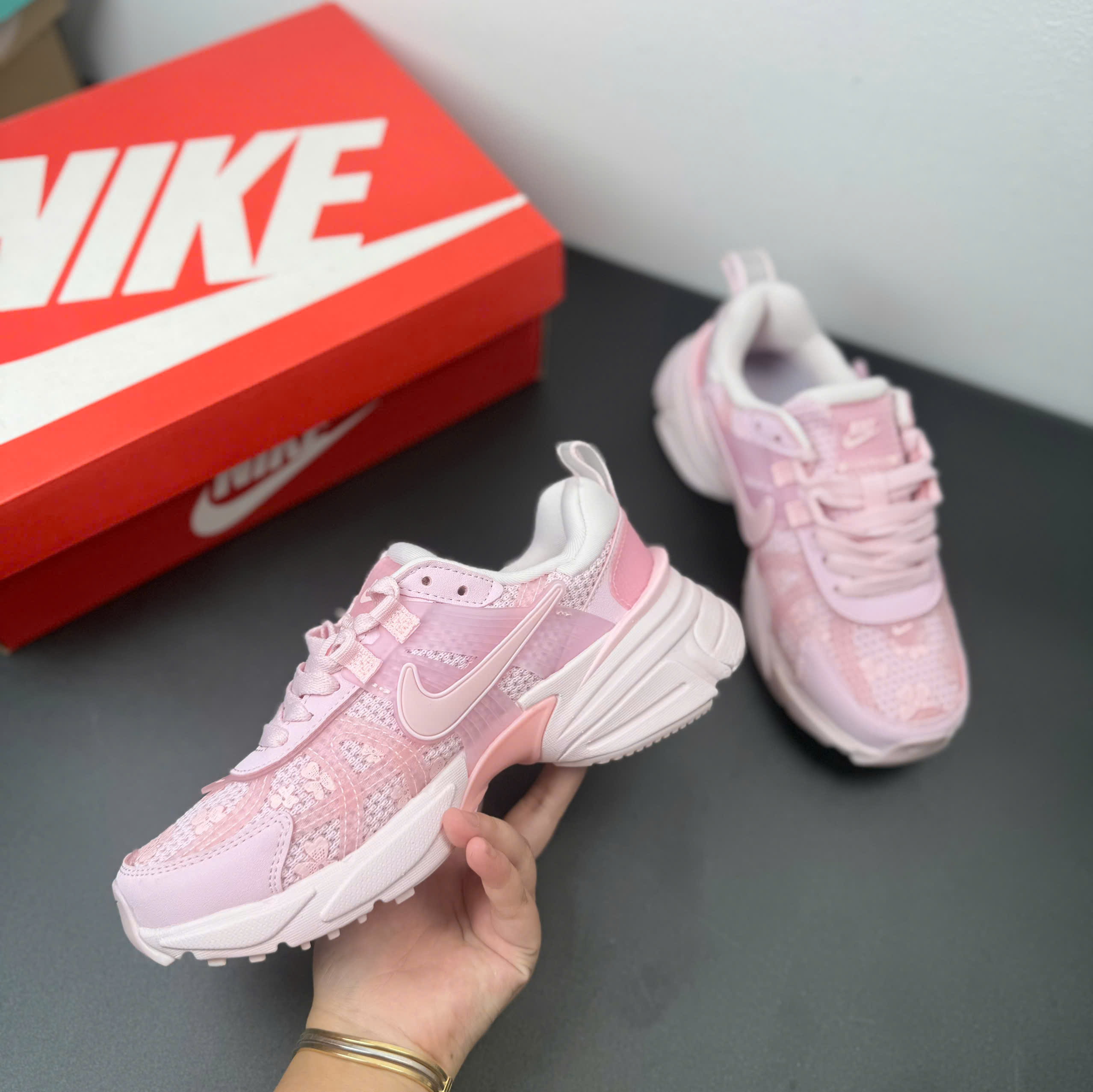 nike v2k hồng baby
