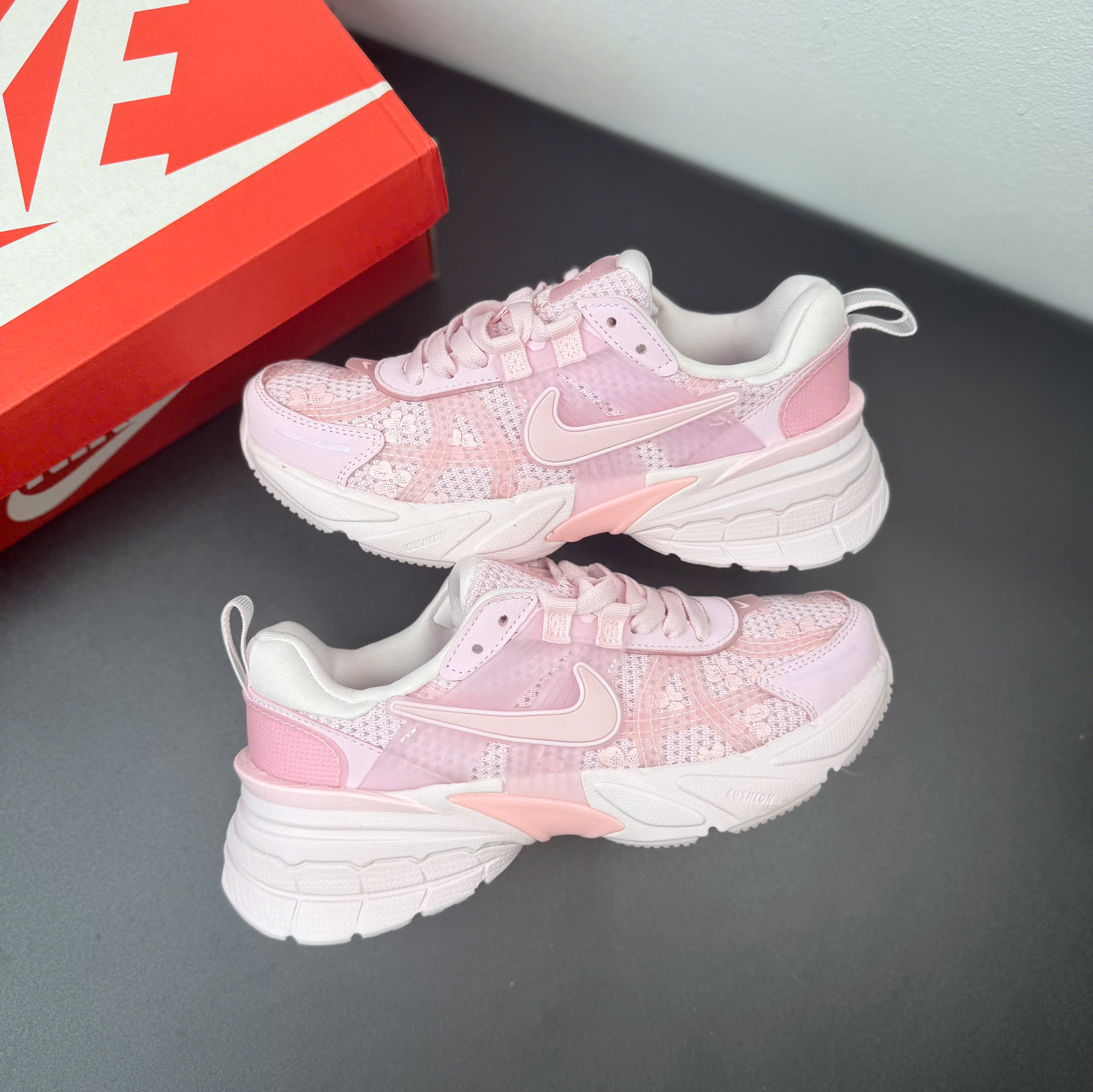 nike v2k hồng baby