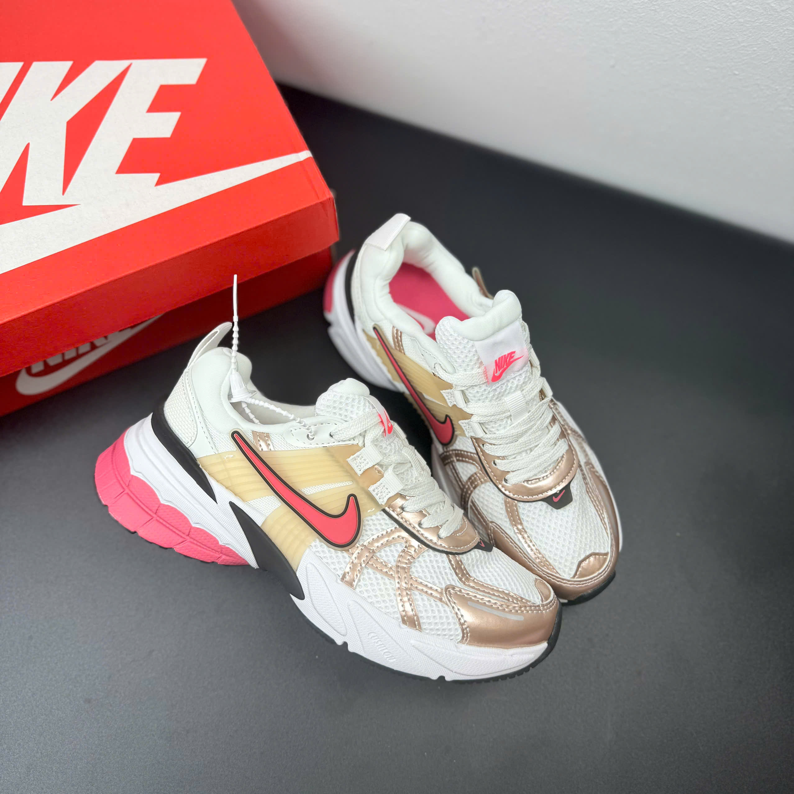 nike v2k trắng hồng