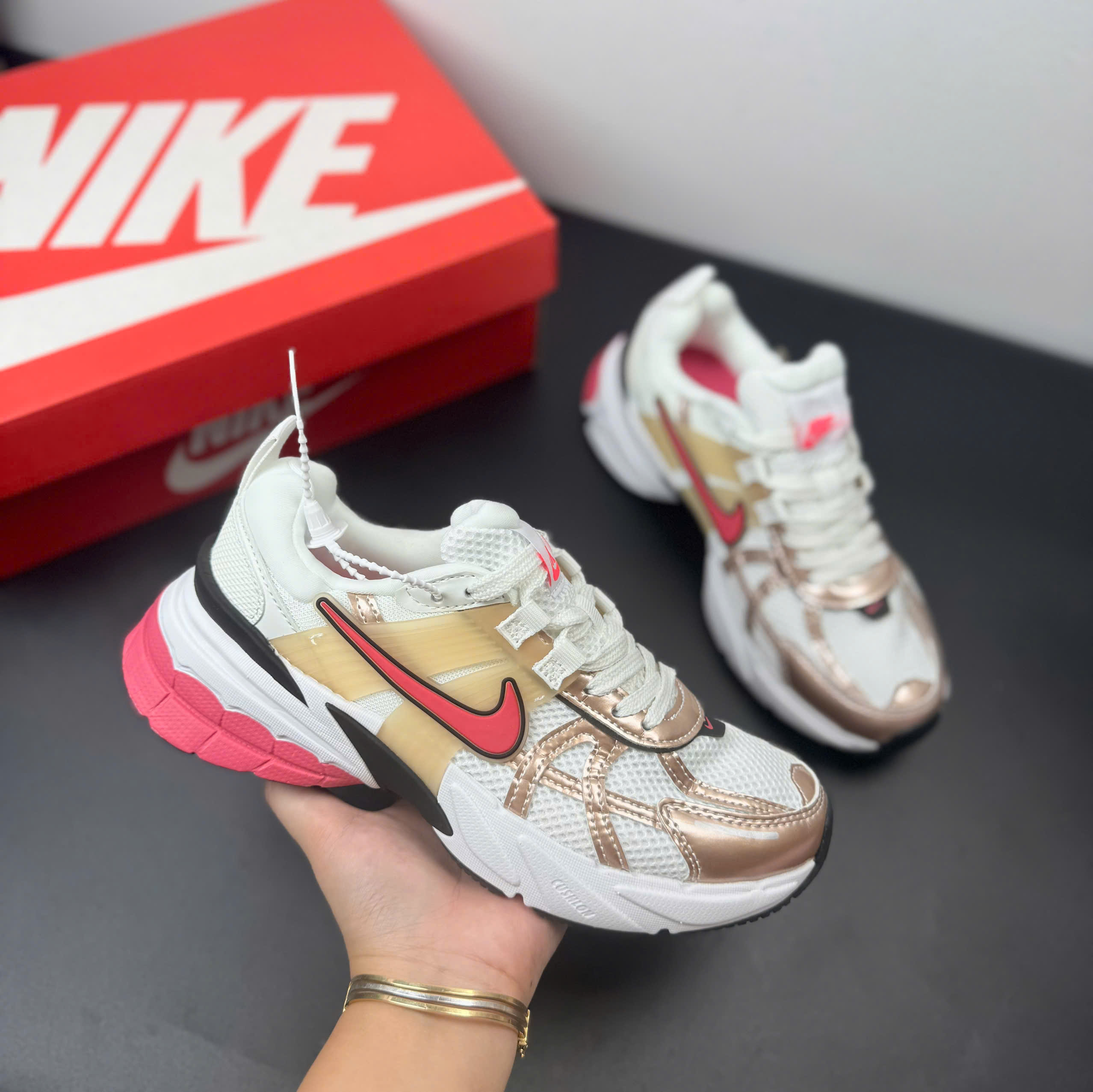 nike v2k trắng hồng