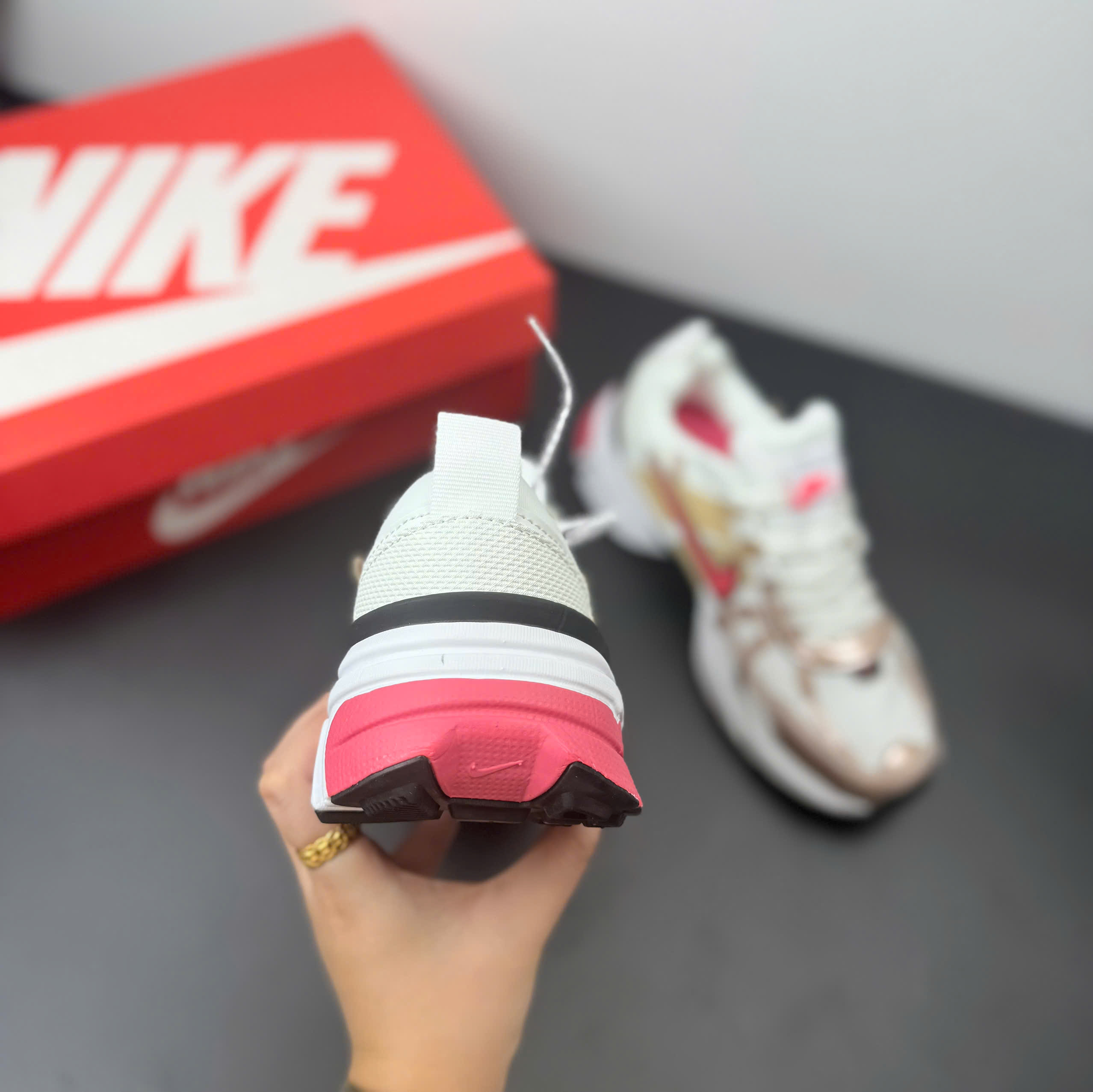 nike v2k trắng hồng