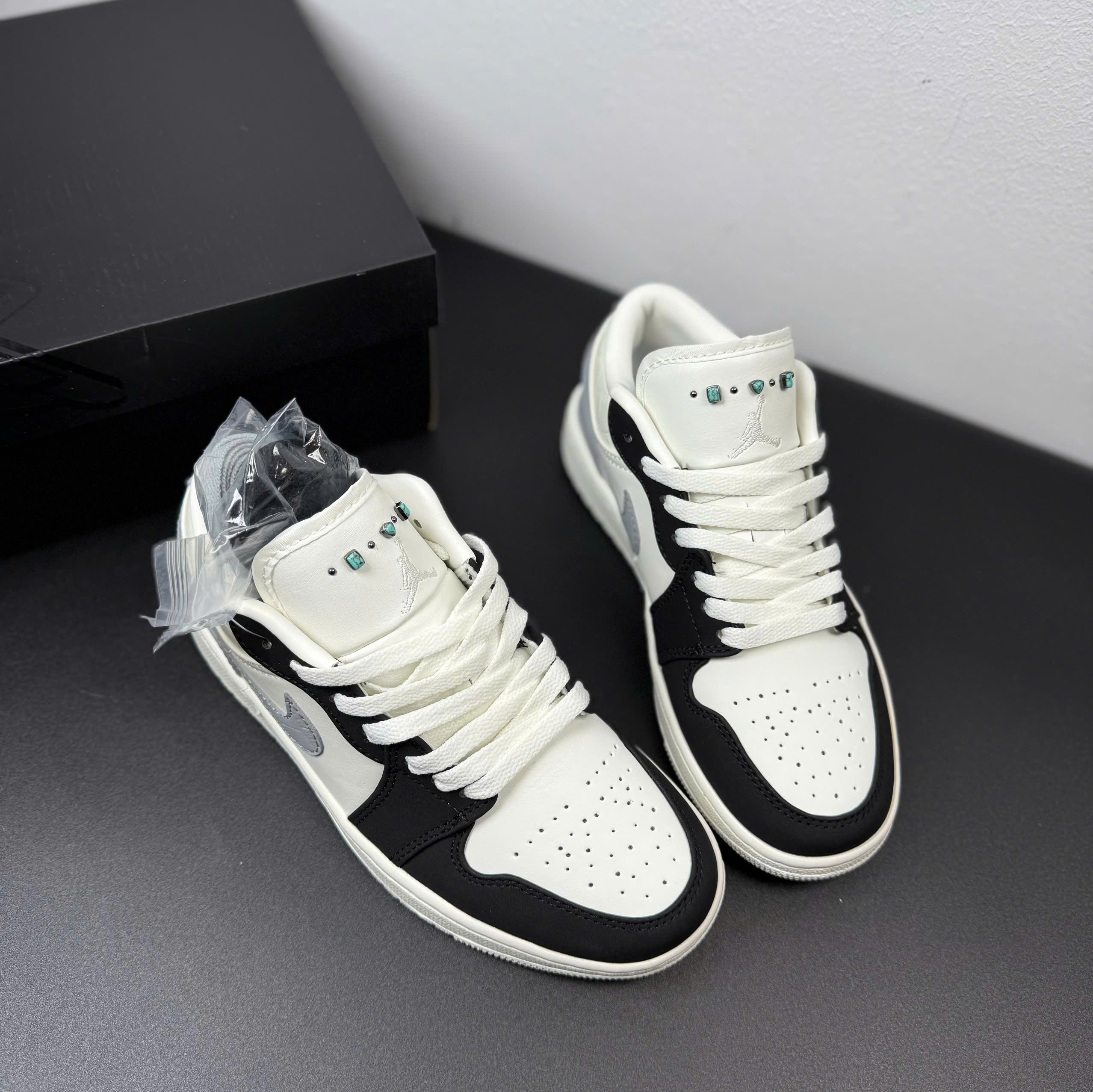 jd đen xám đá thấp sc