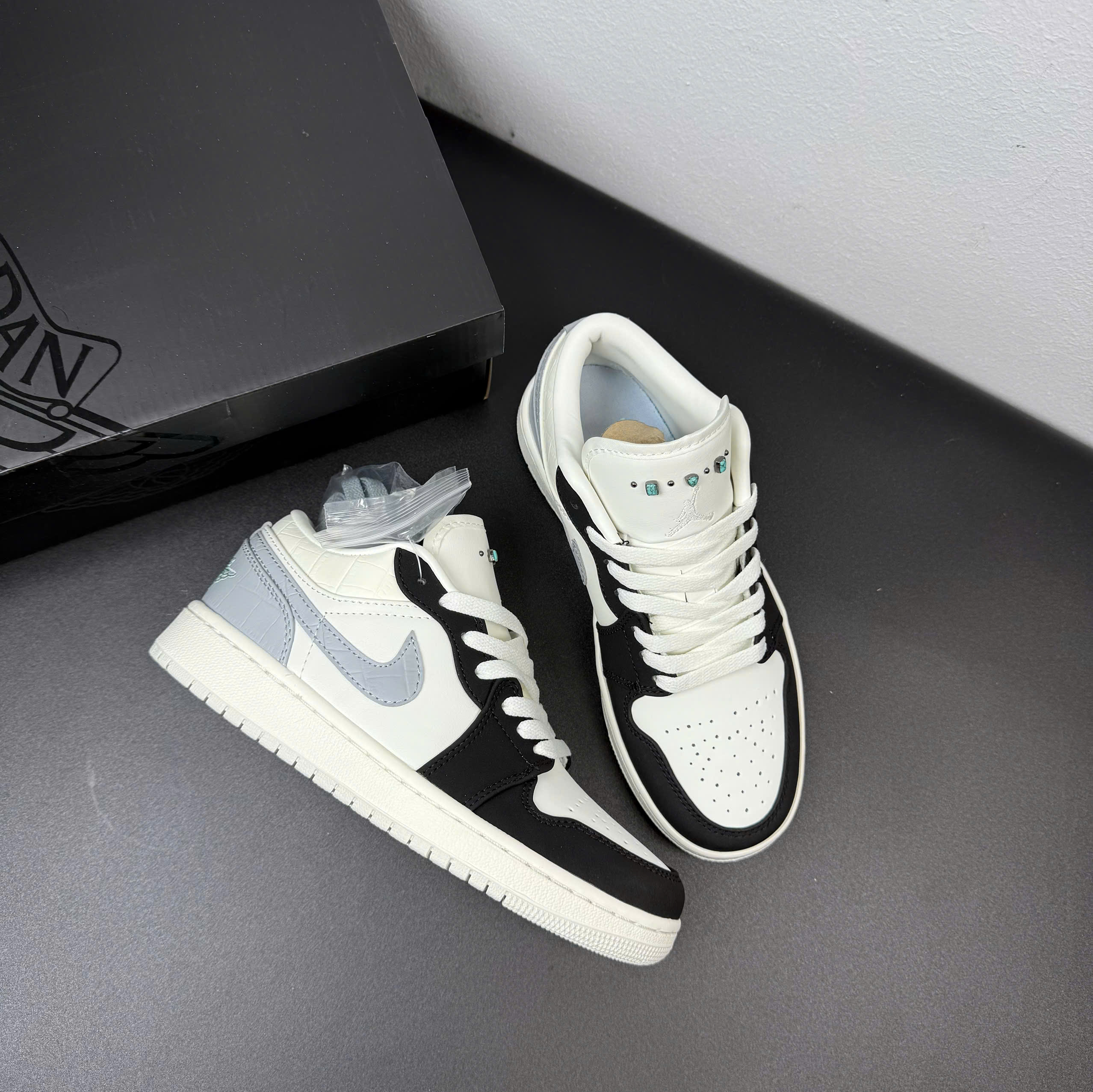 jd đen xám đá thấp sc