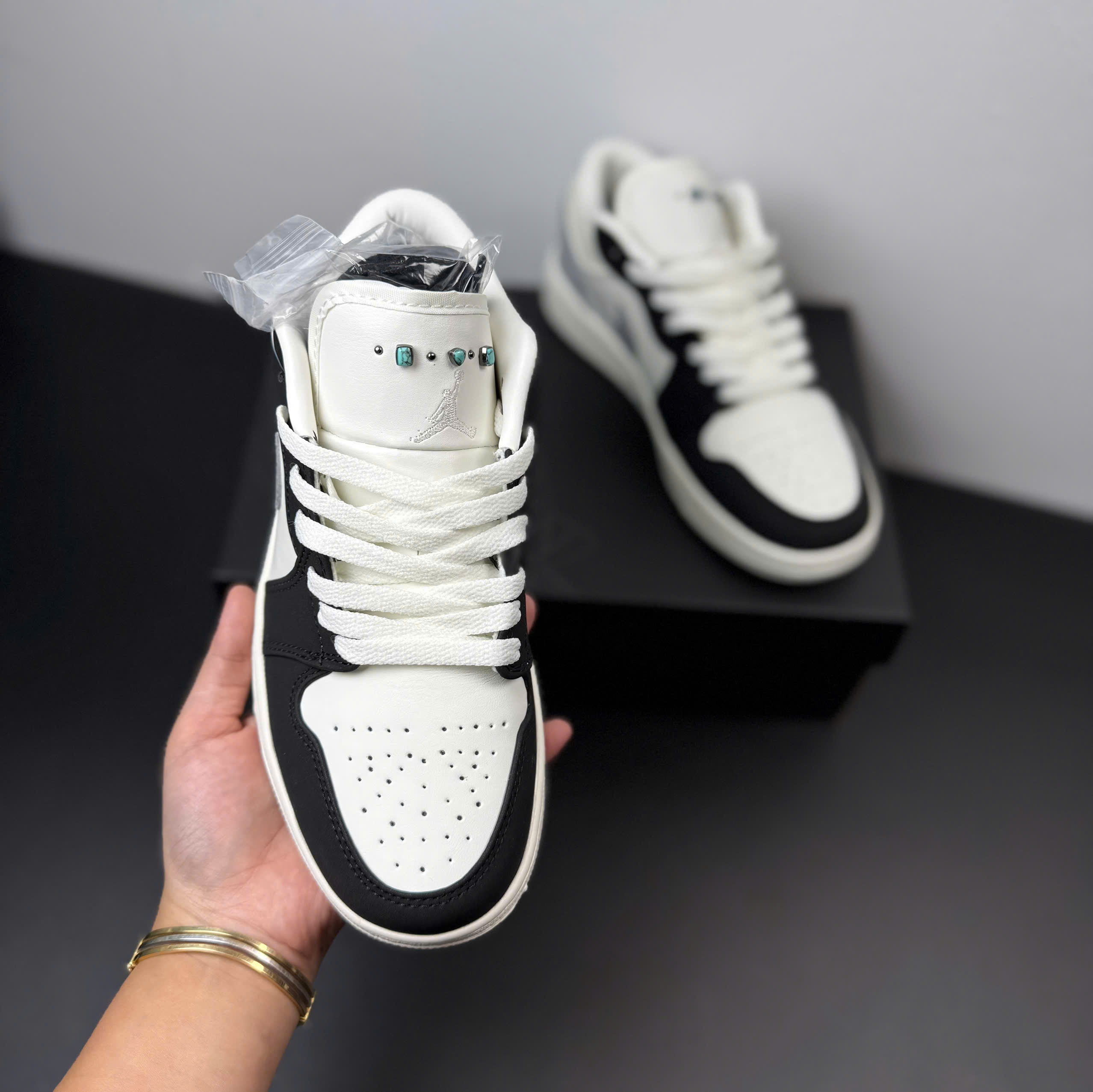 jd đen xám đá thấp sc