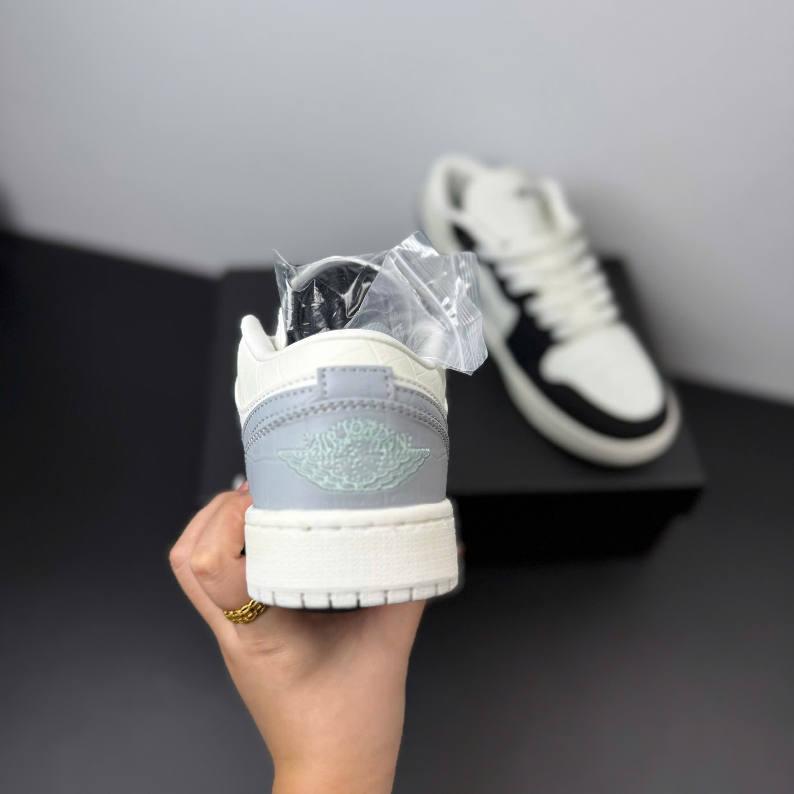 jd đen xám đá thấp sc