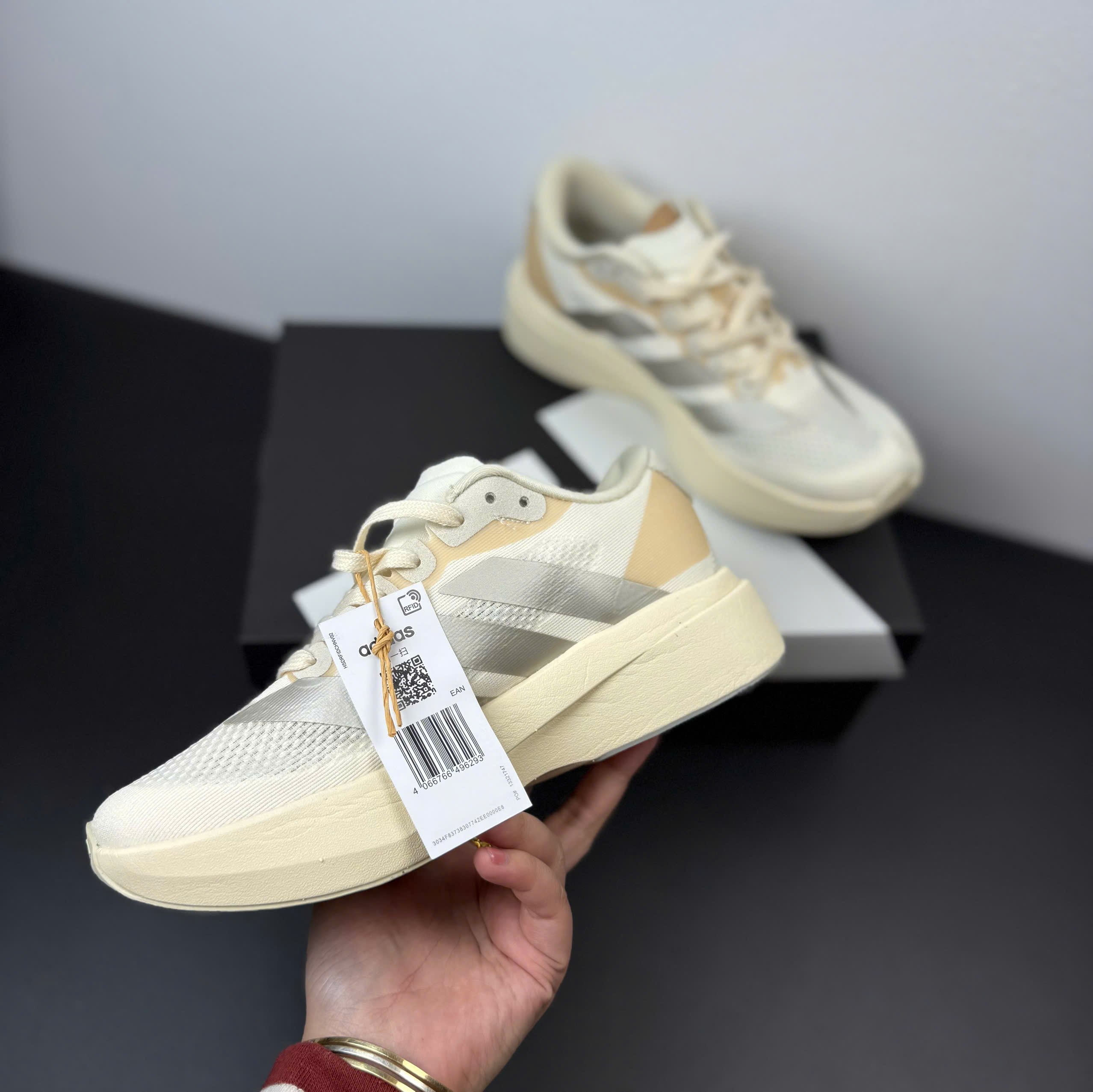 adizero evo kem xám