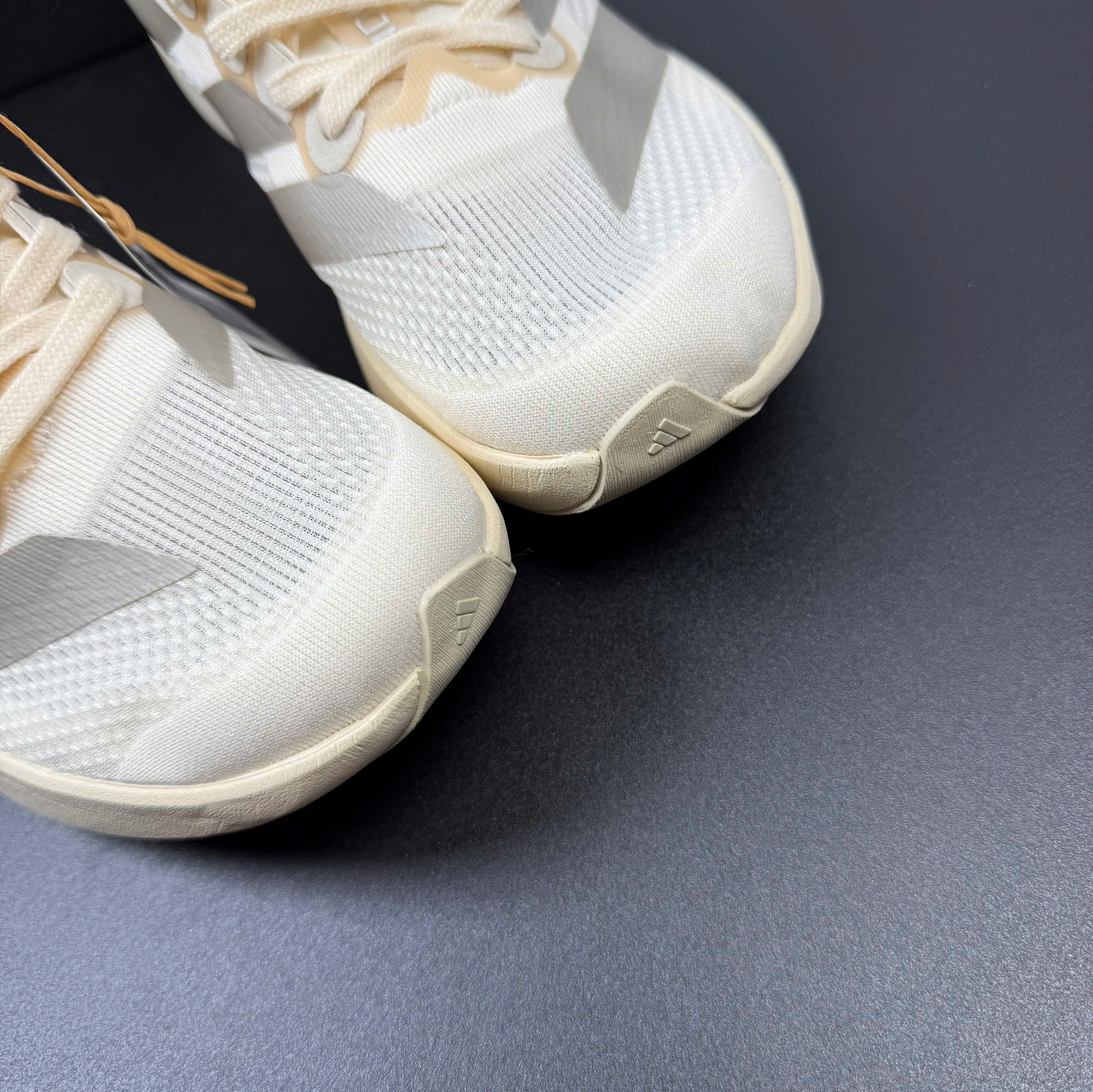 adizero evo kem xám