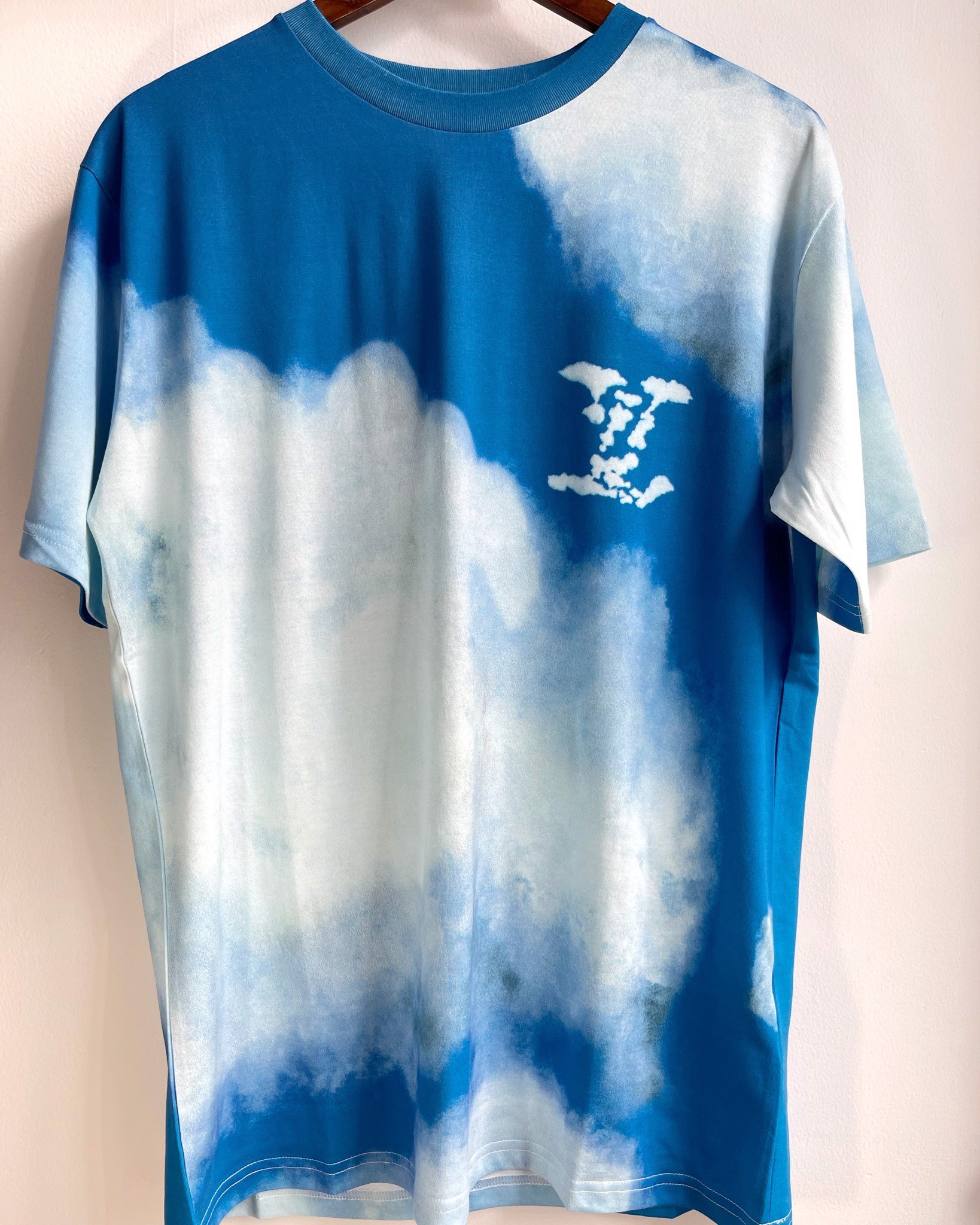 LOUIS VUITTON LV Jacquard With Cloud Pattern For Men Blue 1A8A7X KICKS CREW #20 LOUIS VUITTON LV Jacquard With Cloud Pattern For Men Blue 1A8A7X KICKS CREW