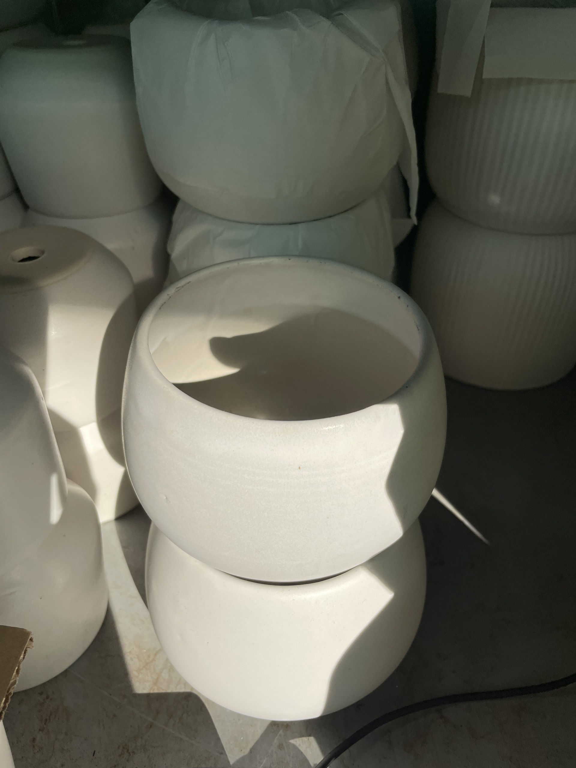 CHẬU HẠT DẺ TRÁNG MEN TRẮNG 10*7cm (1 chậu), tráng men, chậu cây trong nhà, bền đẹp, Cây Tươi Nguyên CTN1458