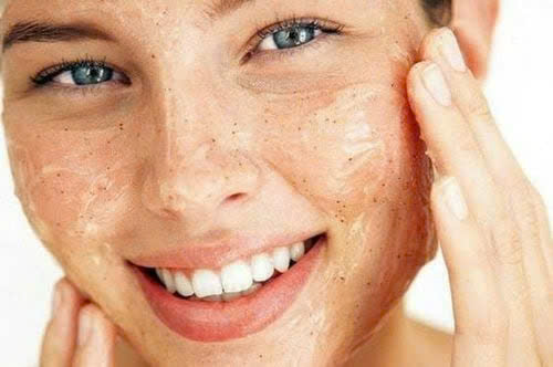 Mẹo tẩy da chết để giúp da sạch mụn