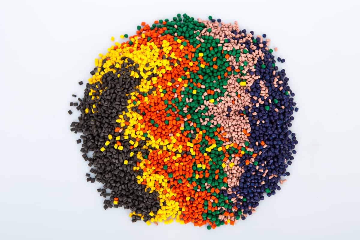 Hạt nhựa là gì? Những loại hạt nhựa được sử dụng nhiều làm chai, lọ hiện nay?