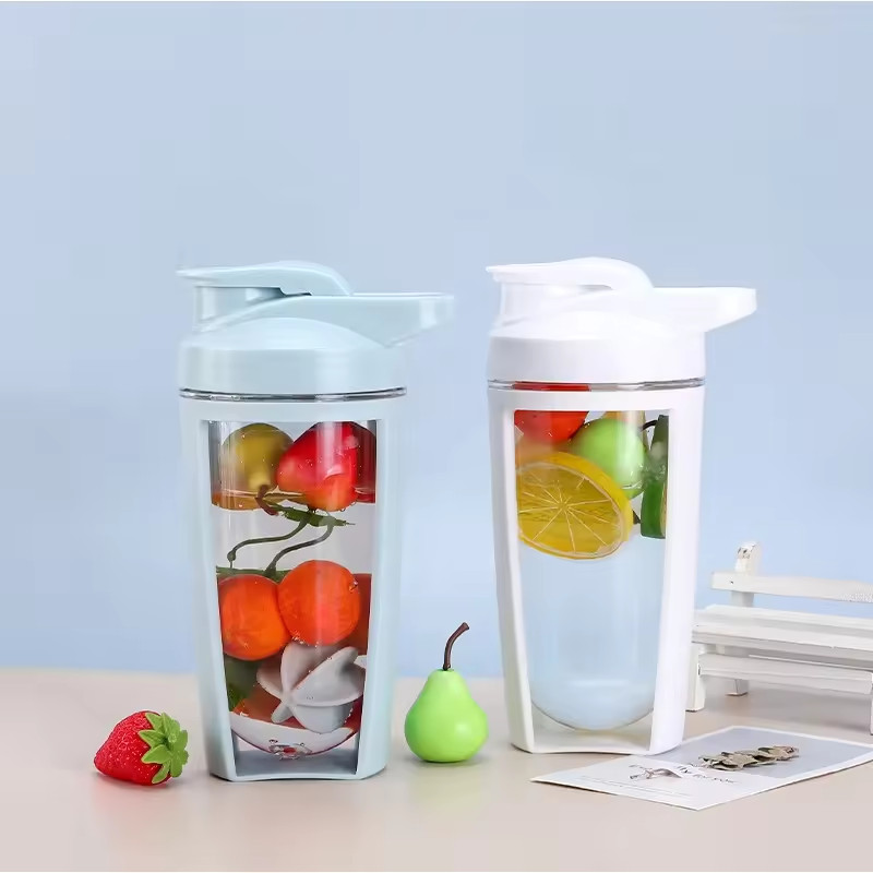 Tại Sao Bình Nhựa Đựng Nước Cao Cấp Là Sự Lựa Chọn Tốt Nhất?