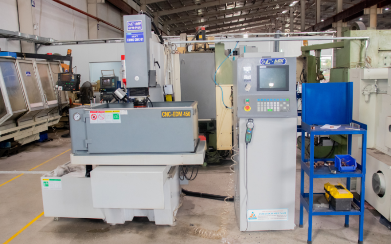 Máy sản xuất khuôn