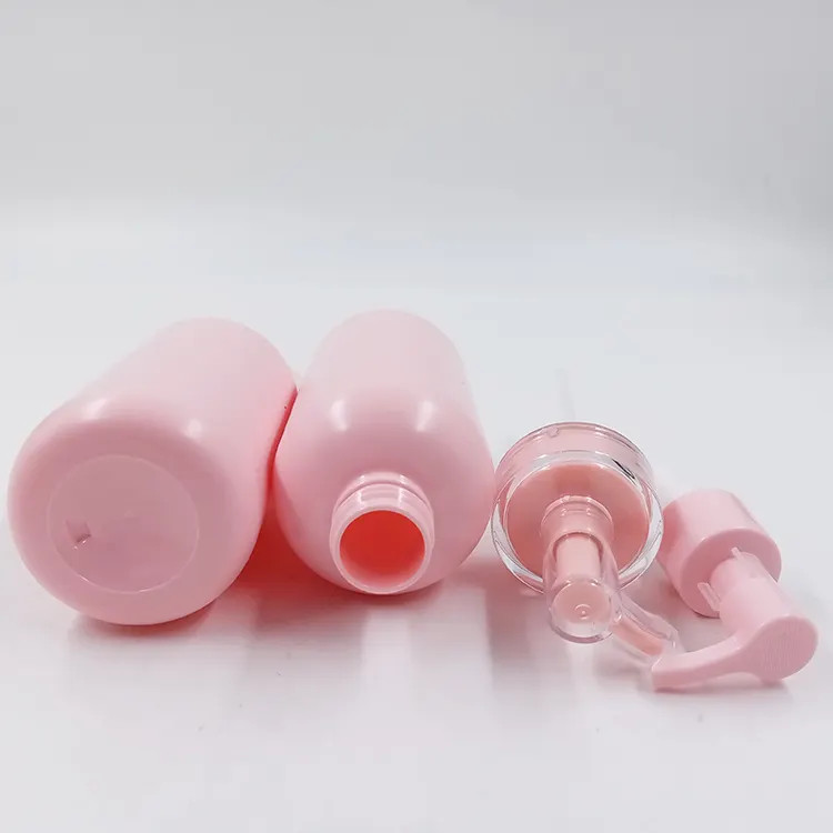 Chai-nhua-PET-voi-nhan-mau-pastel-1
