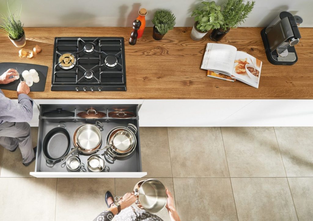 Khẩu chia ô cho thanh chia ngang Blum AMBIA-LINE, cho ray hộp LEGRABOX, xám mờ ZC7U10F0 6297748/ 2026.07