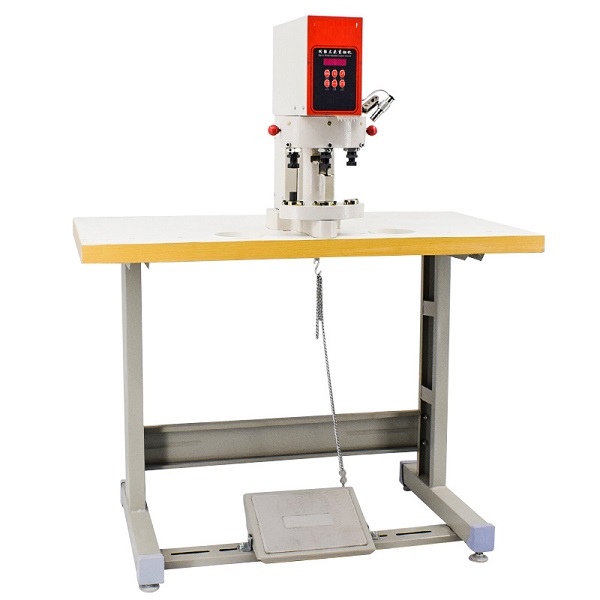 Máy dập nút 3 đầu sử dụng điện (2)