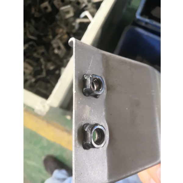 Máy hàn điểm đai ốc tự động hai đầu