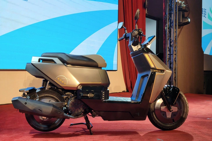 Khi xe điện không cần ổ cắm: SYM PE3 mở ra kỷ nguyên mới