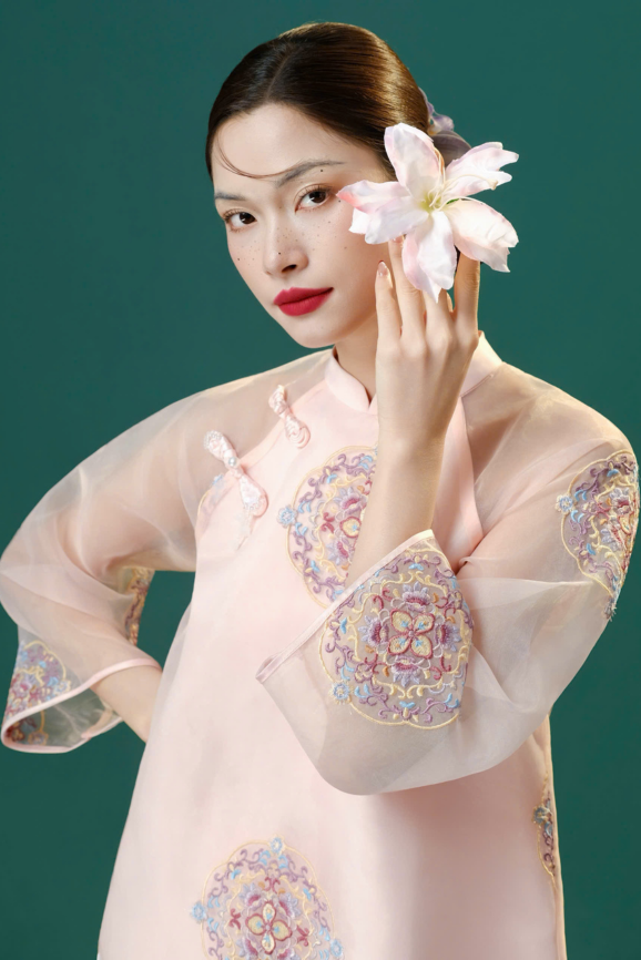 Áo Kiểu Nữ Anh Đào Top RR26AK01