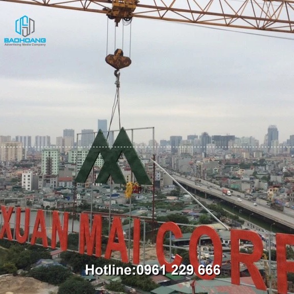 Làm chữ trên nóc nhà