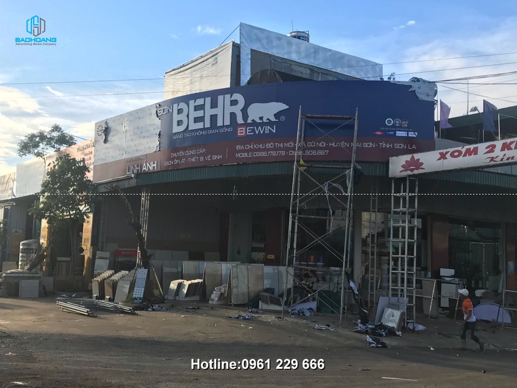 Làm biển quảng cáo tại Lạc Long Quân