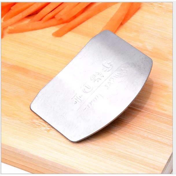 Tấm inox xỏ ngón bảo vệ ngón tay, chống đứt tay khi thái, cắt lát thực phẩm p191-33