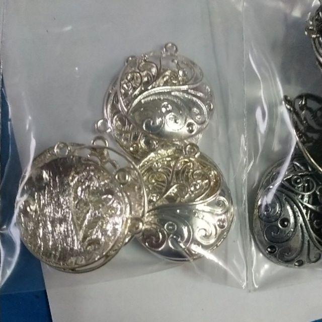 Mặt tròn hoa văn 28mm