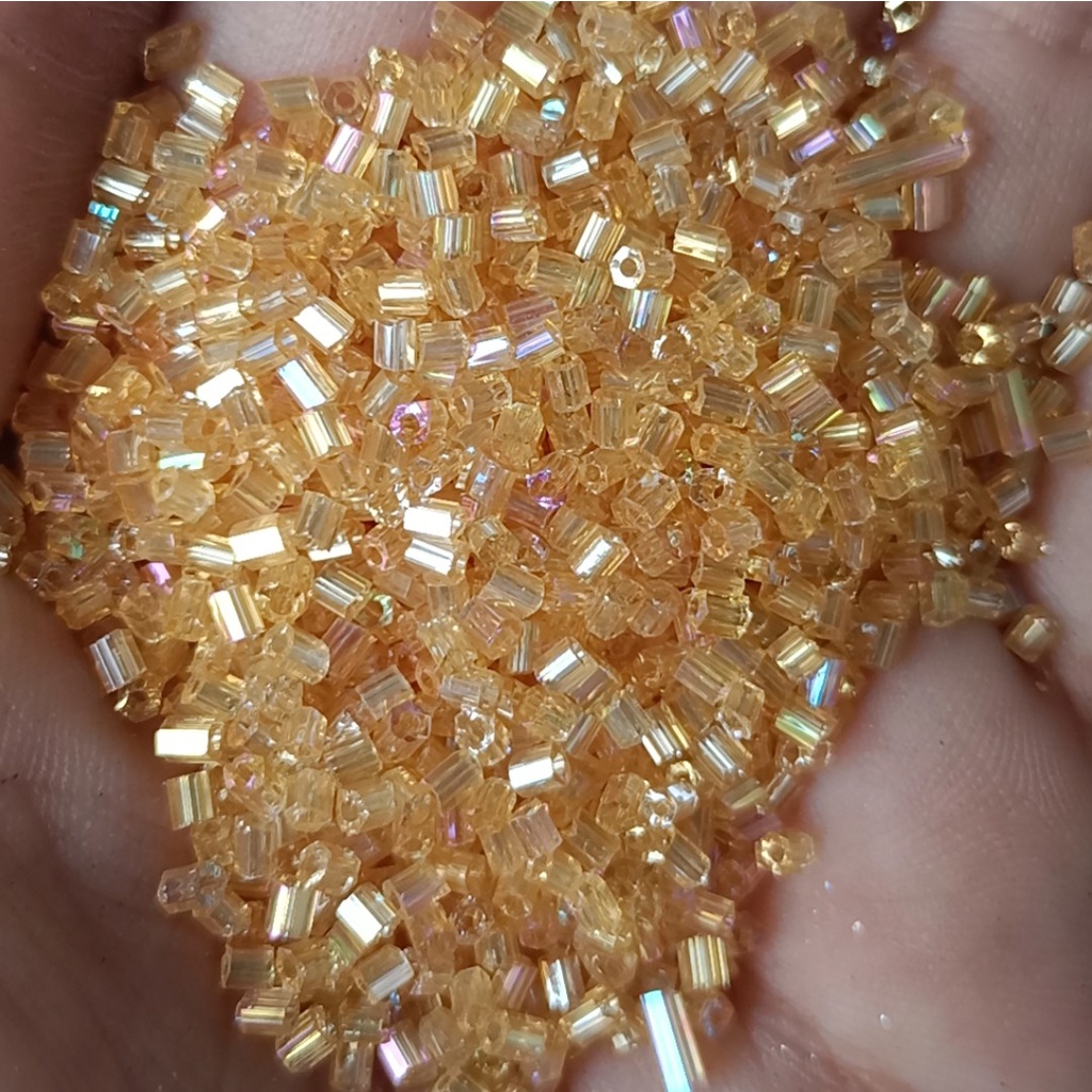 10 gam cườm gẫy dài 2,5-3mm các màutrang trí trang sức vòng tay, vòng cổ, dây đeo khẩu tang, đính trang trí quần áo....