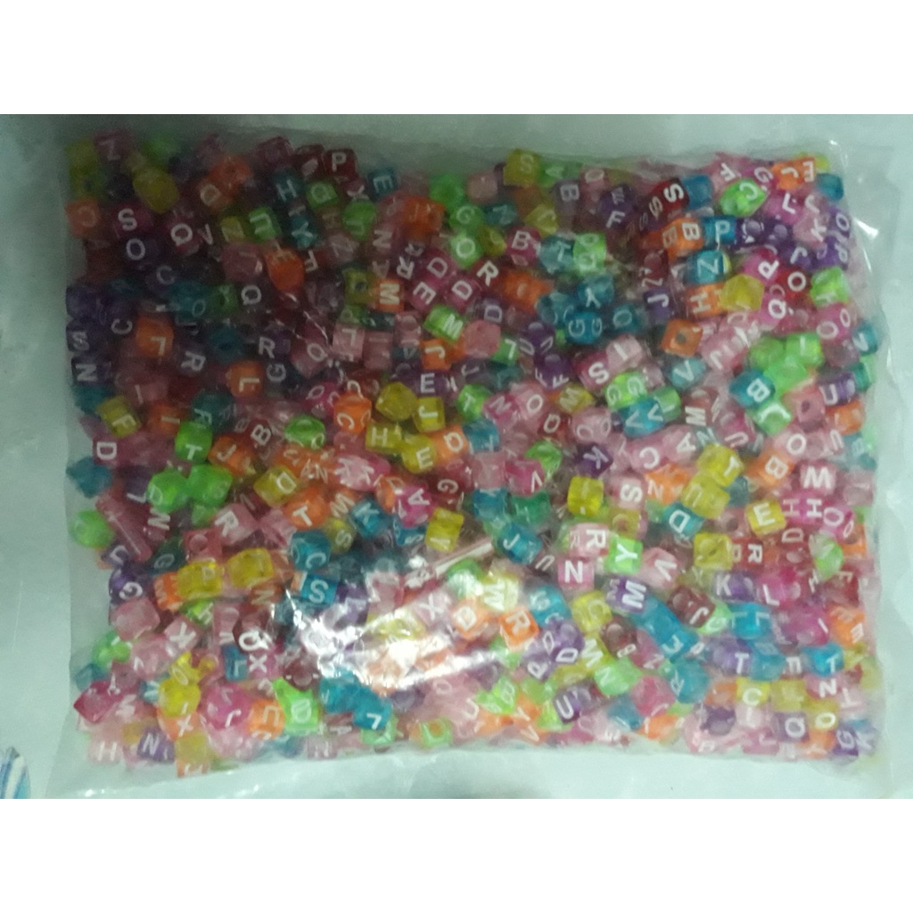 10-50gam hạt vuông chữ nhiều màu -7mm làm vòng hạt
