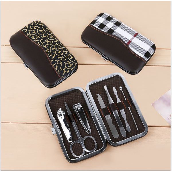 Bộ Cắt, Bấm Dũa Móng Tay, Lấy Ráy Tai Nhiều Tiện Ích