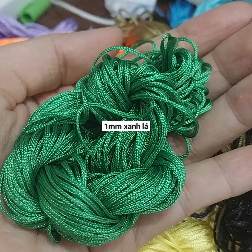 Bó lớn như hình 20-30met dây dù size 0.5-0.8- 1-1.5mm đan vòng đủ màu, dây đan vòng tay, dây thắt vòng,vòng cổ
