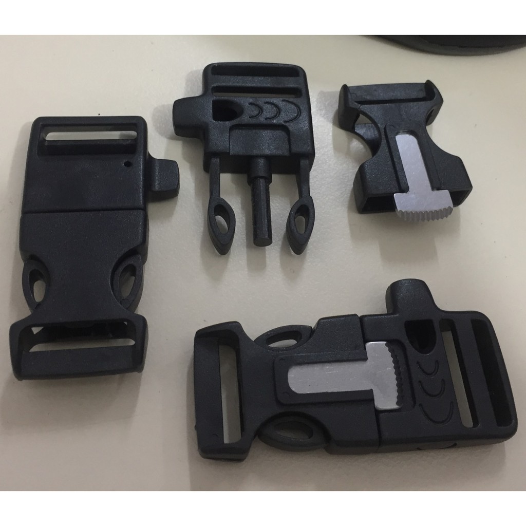 khóa cài vòng paracord có la bàn,dao và còi, đánh lửa