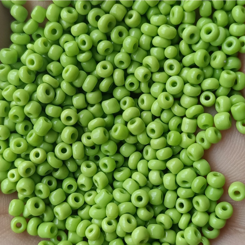 gói 450gam hạt cườm trung 3mm nhiều màu