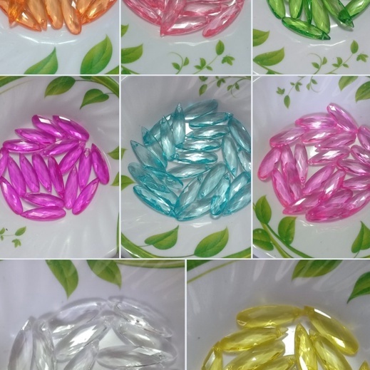 10-20-50 hạt nhựa chiếc lá dài size 10x34mm