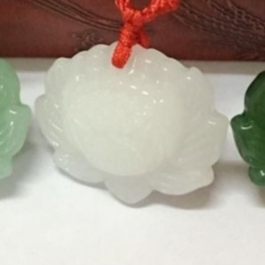 mặt dây chuyền Hoa sen trắng