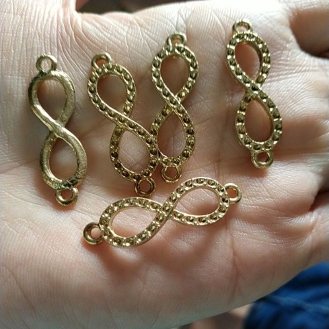 5 cái mặt số 8 có 2 lỗ treo
