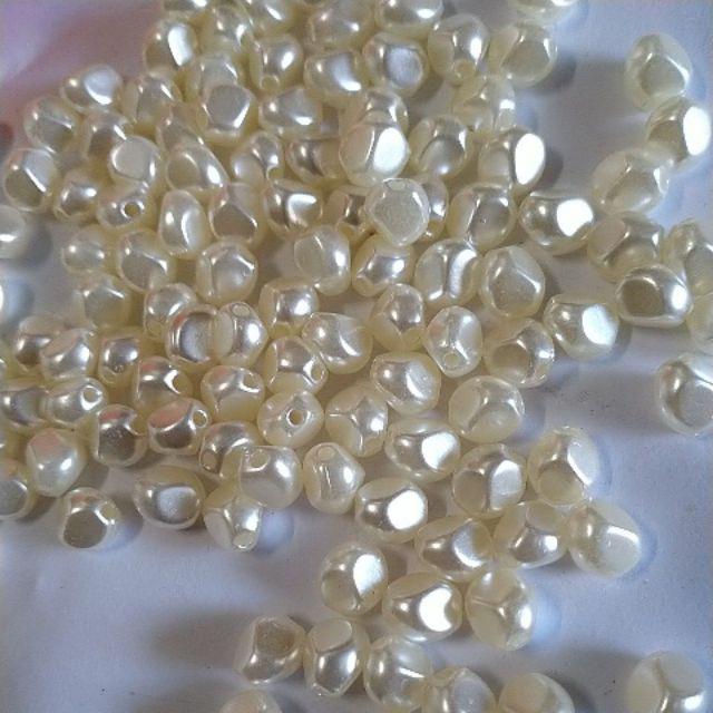10-50gam hạt nhựa kiểu hạt lựu 4x6mm màu kem