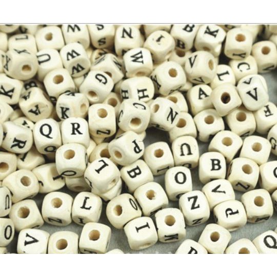 50/100gam hạt gỗ vuông in chữ nhiều màu 8/10mm