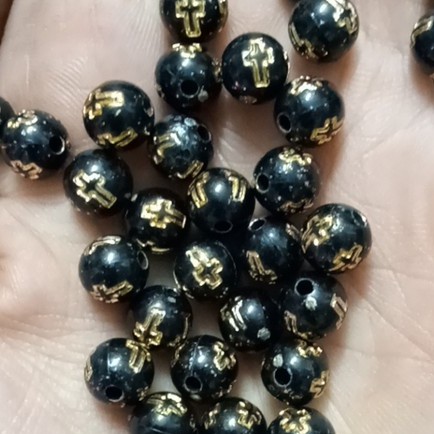 360 hạt nhựa tròn khắc thánh giá 8mm (thập giá) (gói 100gam)