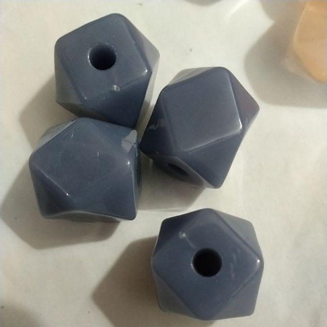 24gam Hạt nhựa đa giác nhiều góc cạnh 20mm