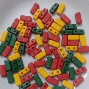 10-25gam hạt nhựa 2 lỗ đủ màu đủ size
