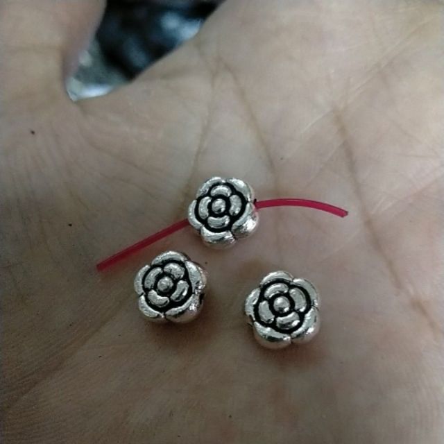 10-50gam Charm hoa hồng 10mm