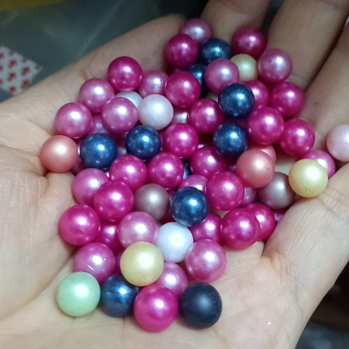 80-90 hạt cườm 8mm, hạt bẹt, hạt châu không lỗ mix nhiều màu (gói 25gam)trang trí lọ trang điiểm, trang trí thủ công