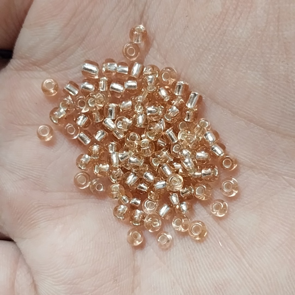 gói 450gam hạt cườm trung 3mm nhiều màu